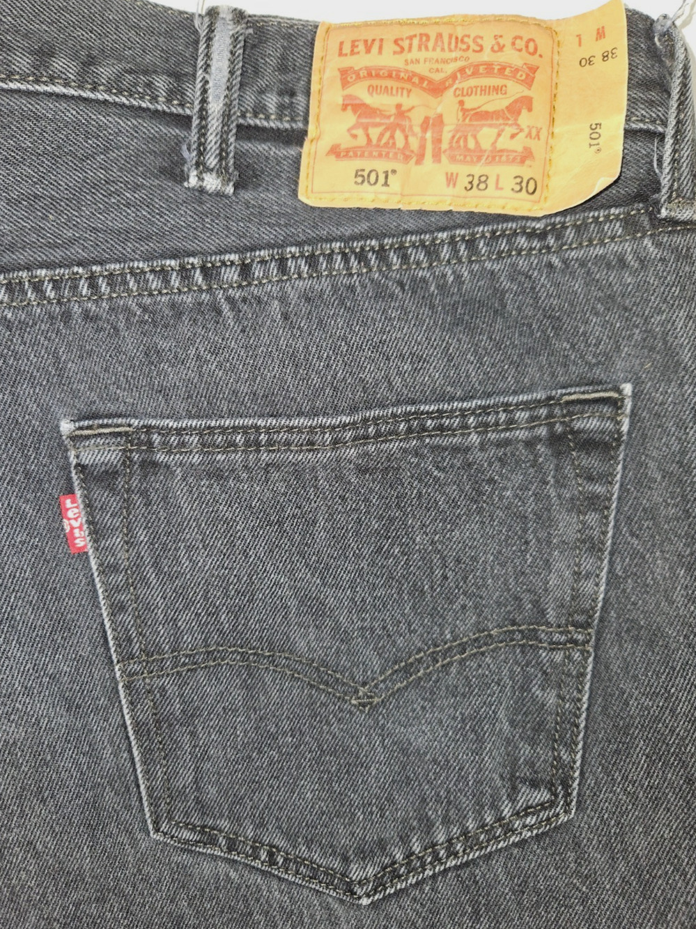Levi's 501 Original Fit Button Fly Jeans Mens 38x30 Black Straight Leg